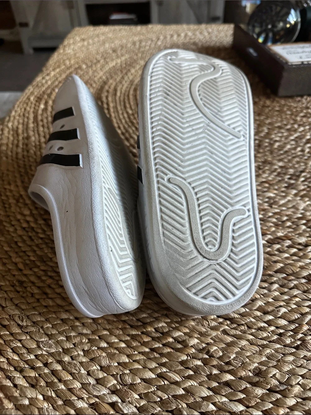 adidas men’s size 9J White Clogs with Black Stripes